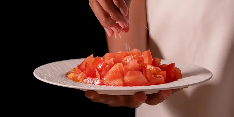 How much artisan mineral salt to use on tomatoes