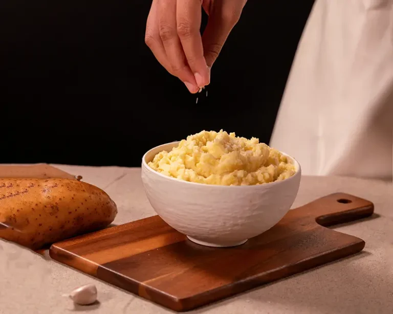 How to salt mashed potatoes with a final pinch of salt after butter or cream