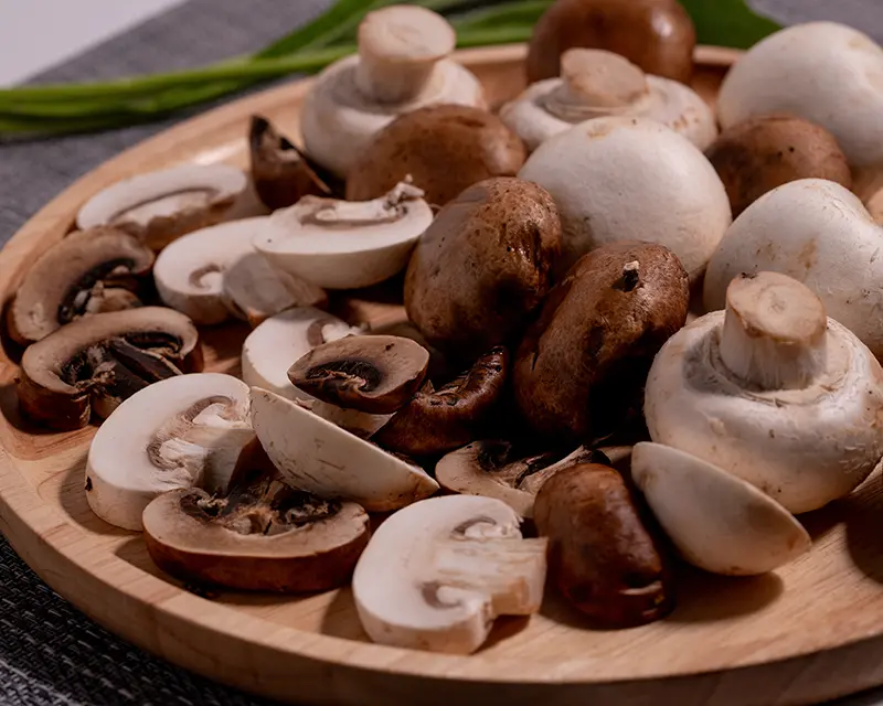Fresh mushrooms showing food-based umami in an MSG vs umami comparison